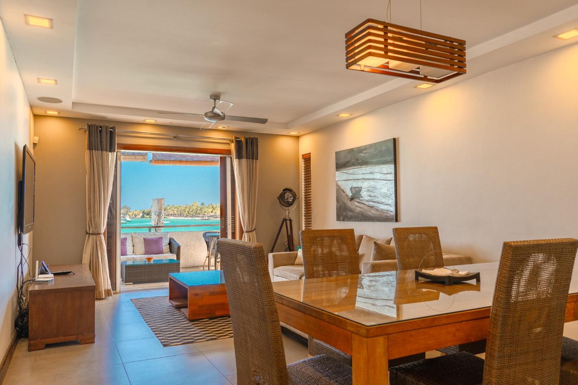 Beachfront Luxurious Stunning Sunset Boulevard Apartment, Гран-Бе Екстер'єр фото