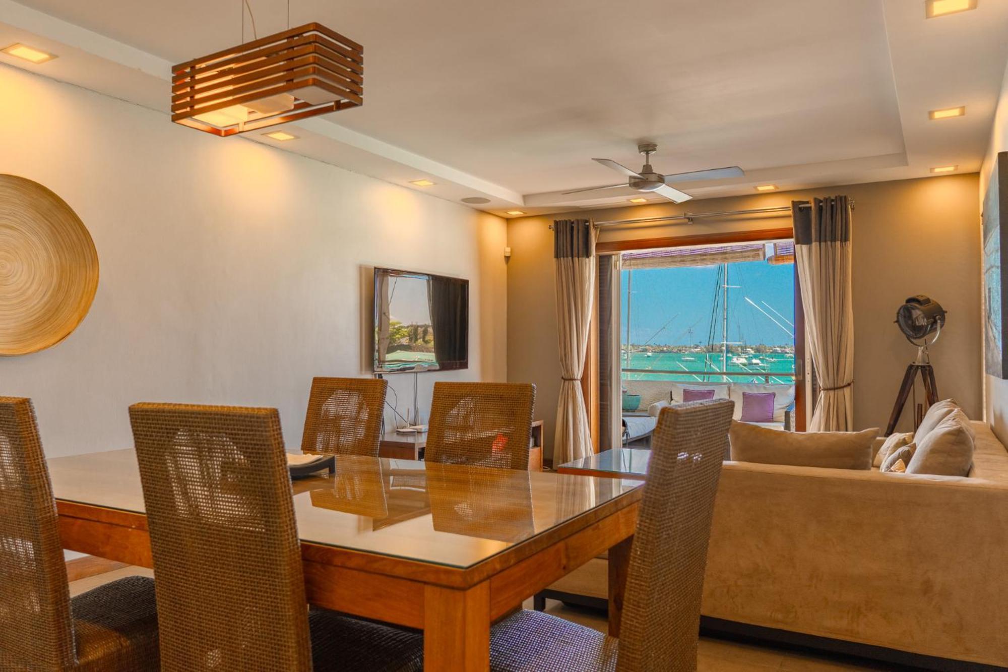 Beachfront Luxurious Stunning Sunset Boulevard Apartment, Гран-Бе Екстер'єр фото